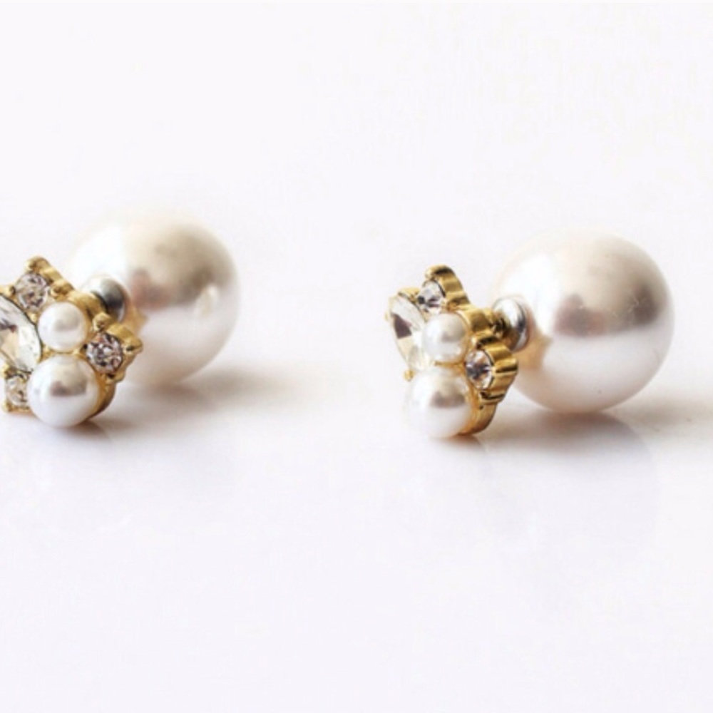 Beautiful faux pearl & rhinestone stud earrings - Picture 2 of 8